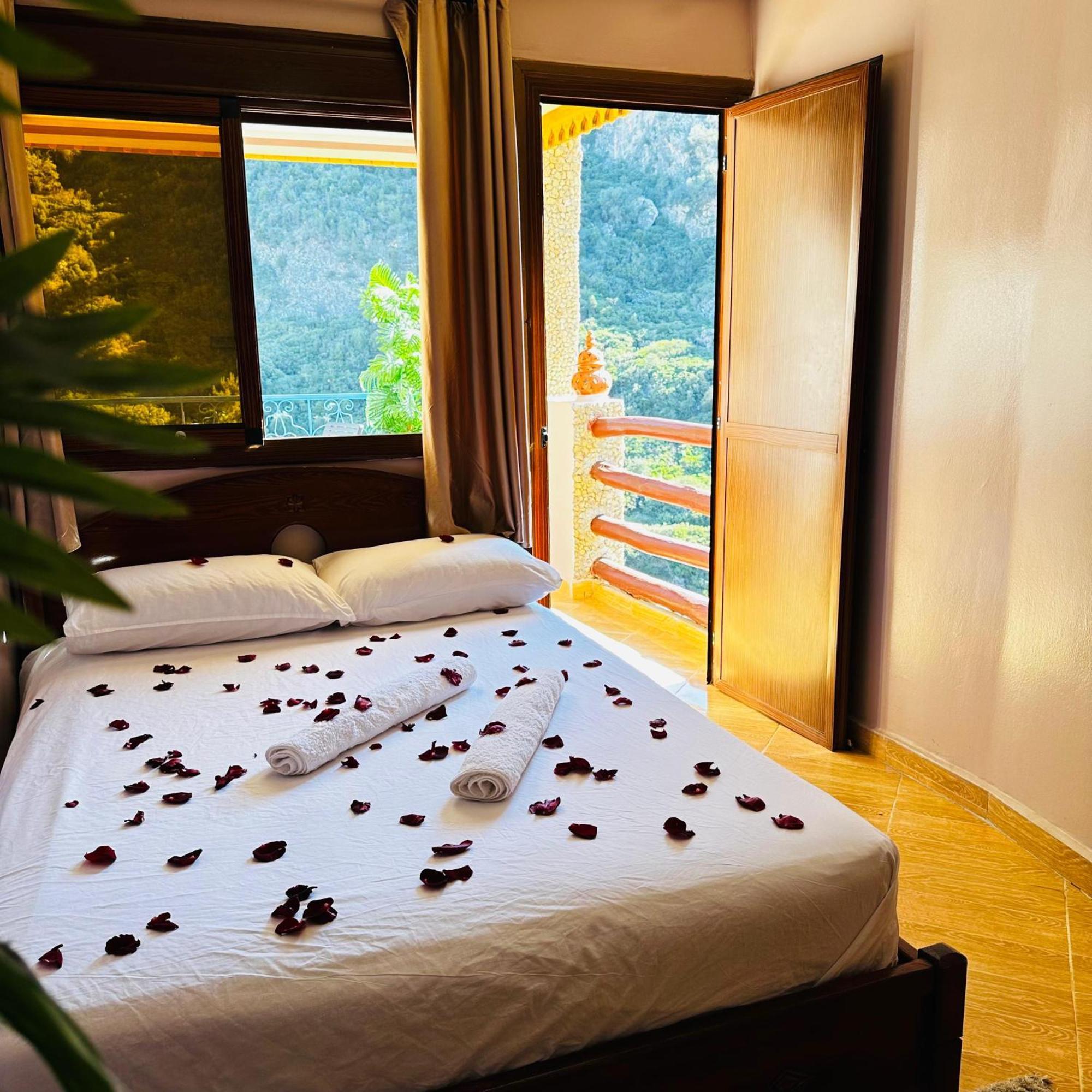 Hotel Nabil Akchour エクステリア 写真